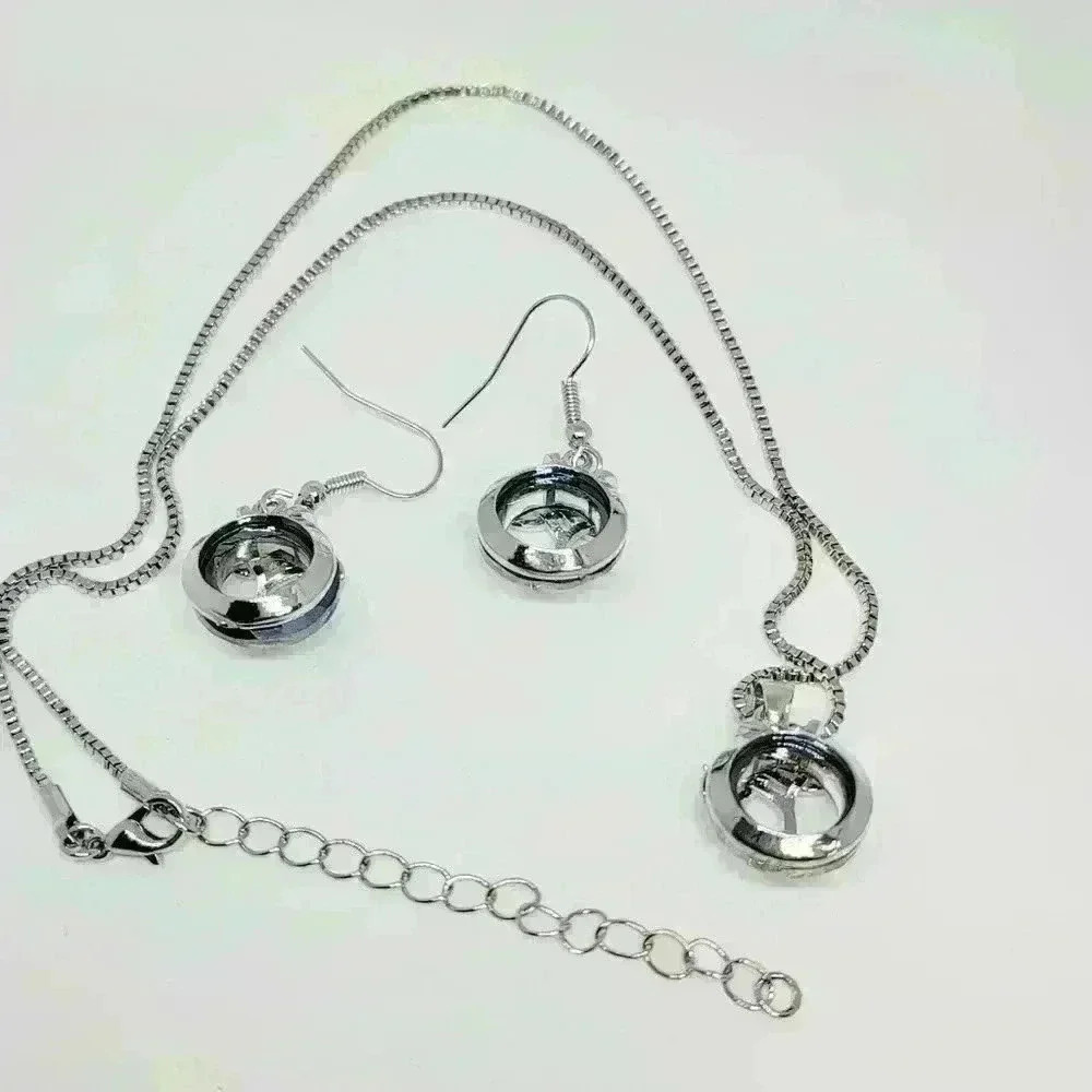 NWOT Beautiful Silver and Blue Necklace and Earrings Set w/Gift Box - Picture 5 of 6